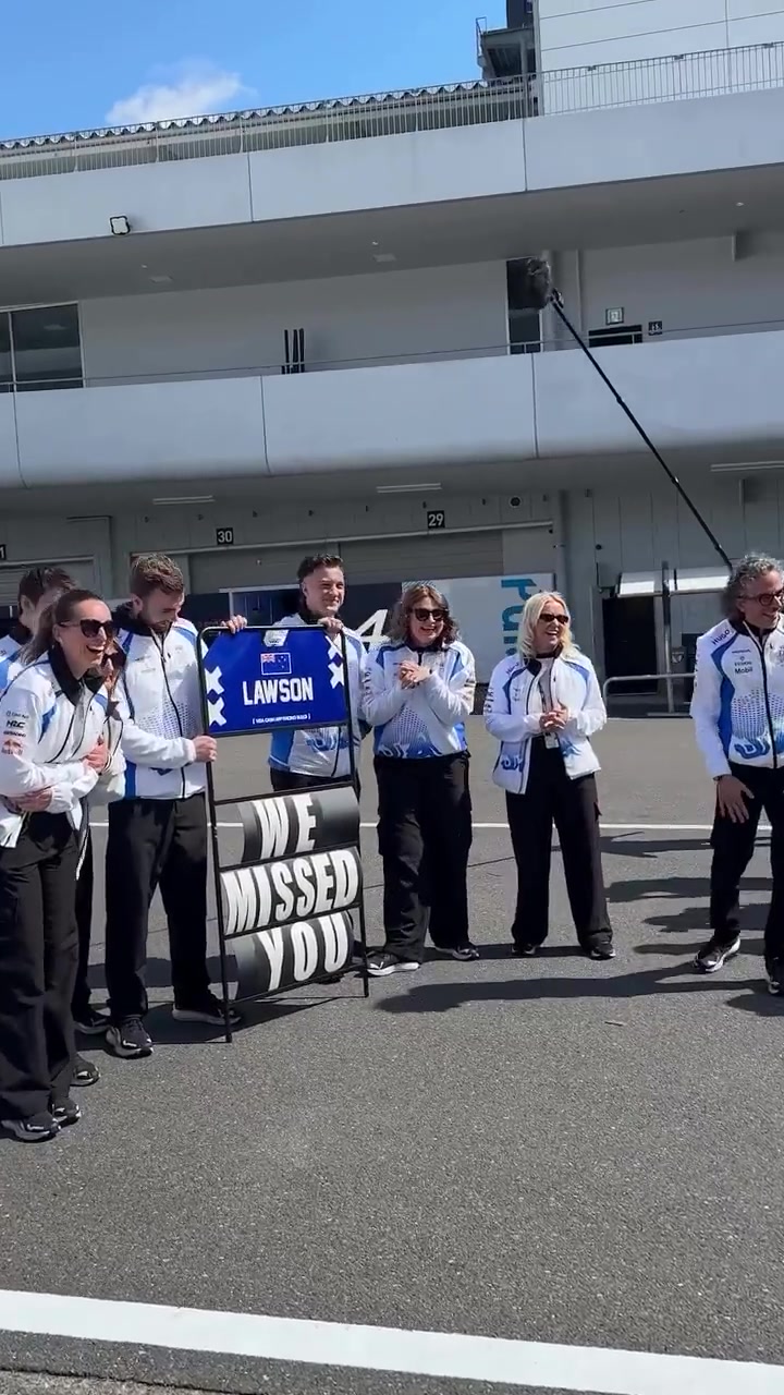 F1官方分享劳森归队视频：加油，利亚姆！