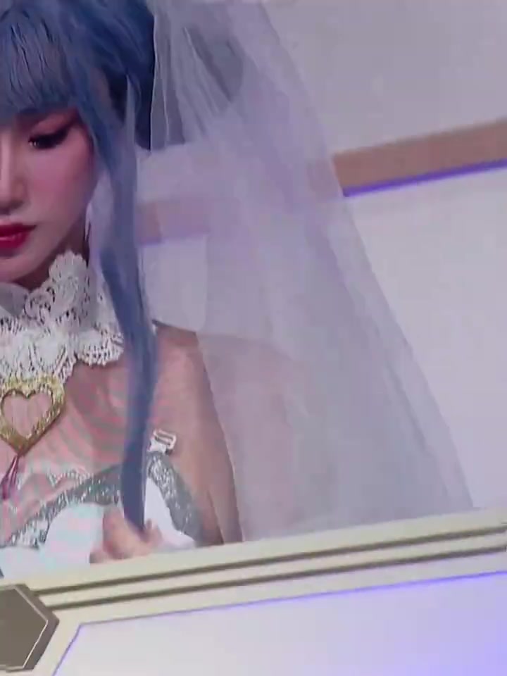 LPL主持小悠分享视频：漫展库存～猜猜是哪个COS