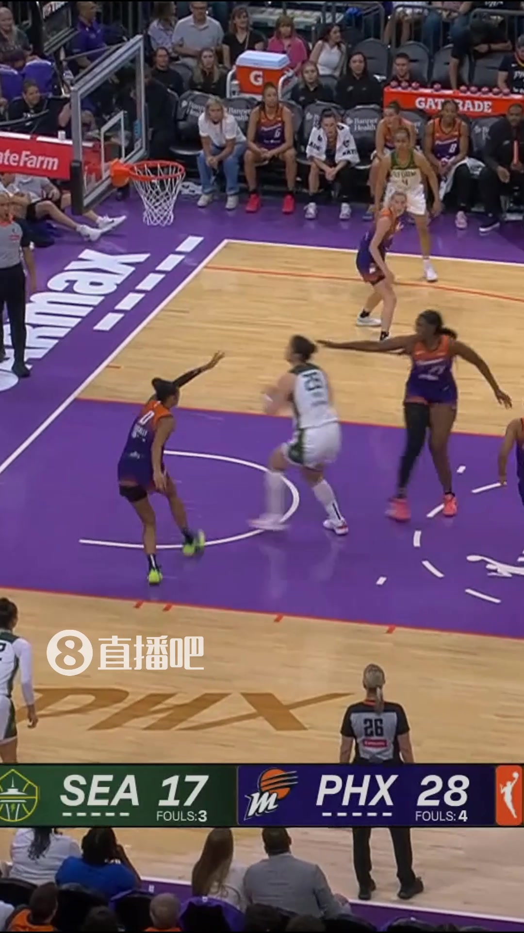 小宝继续加油~李月汝风暴队首秀拿下6分4板4助 上半场5分2板2助