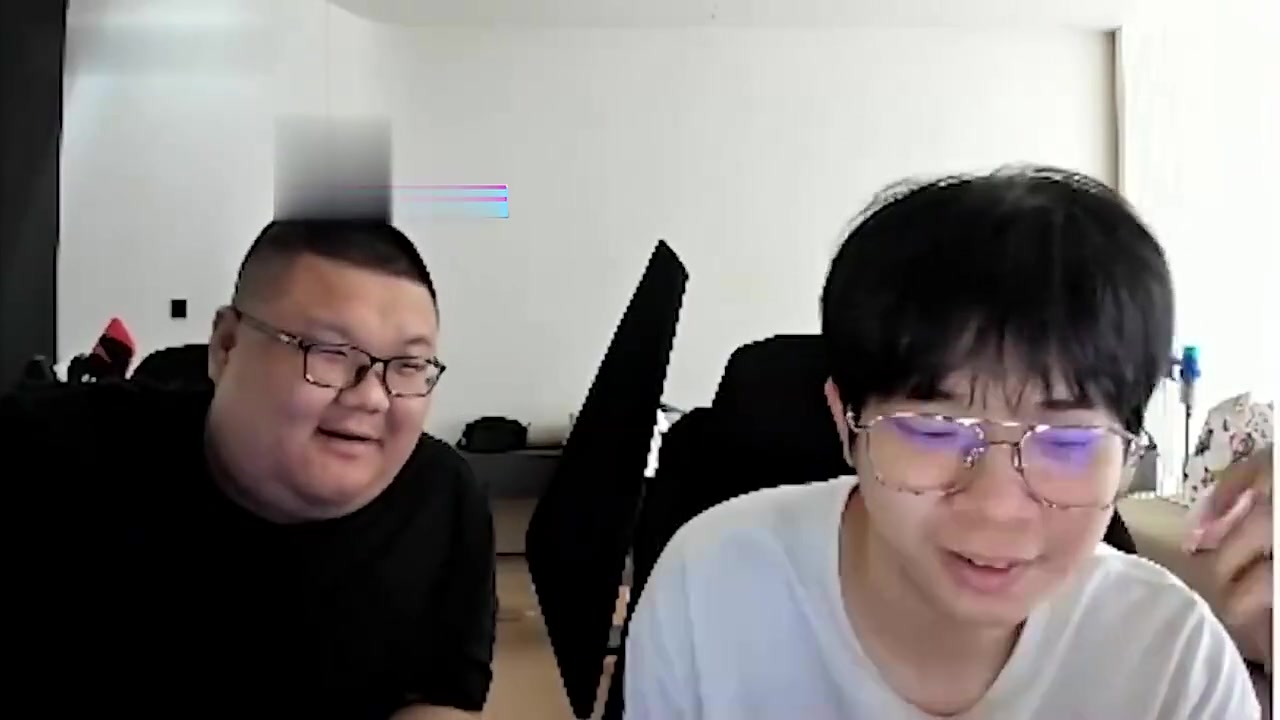 QingTian：LPL第一中单肯定是我兄弟左手呀，大黄：不是小虎？