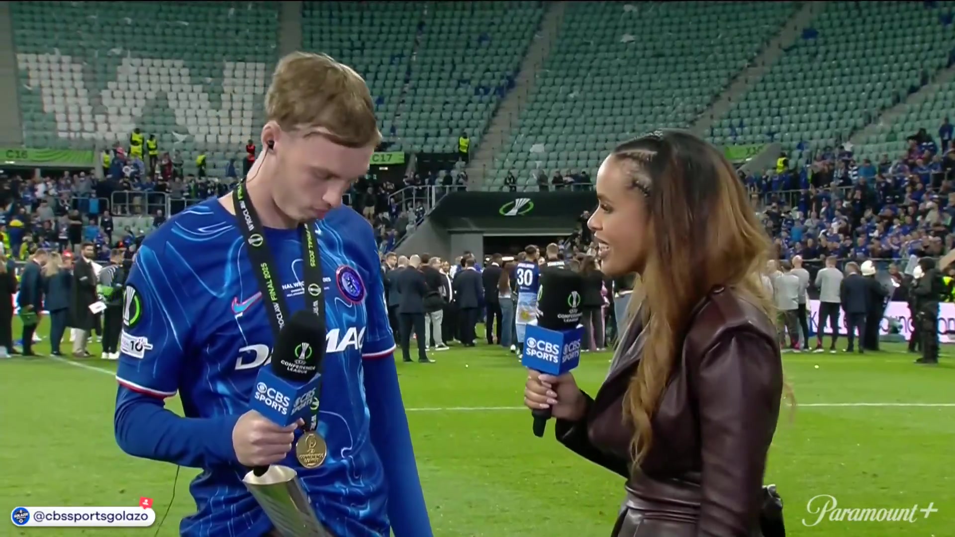 女主持问帕尔默为什么把MVP奖杯塞裤裆，帕尔默答：没口袋啊?